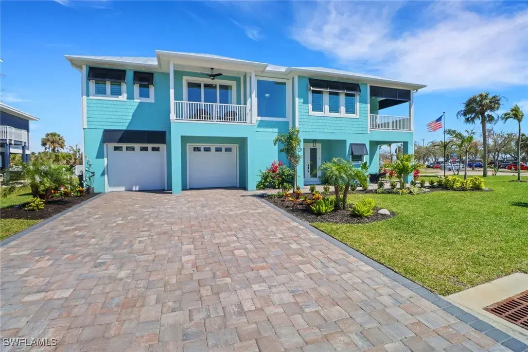 Picture of 810 San Carlos Dr, Fort Myers Beach, FL 33931