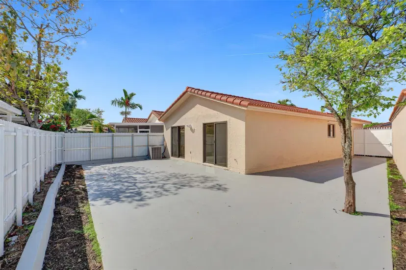 Picture of 2614 W 65Th St, Hialeah FL 33016