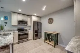 Picture of 6337 Royal Woods Dr, Fort Myers, FL 33908
