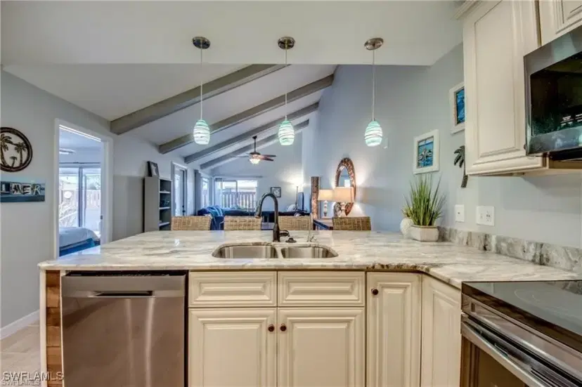 Picture of 6337 Royal Woods Dr, Fort Myers FL 33908