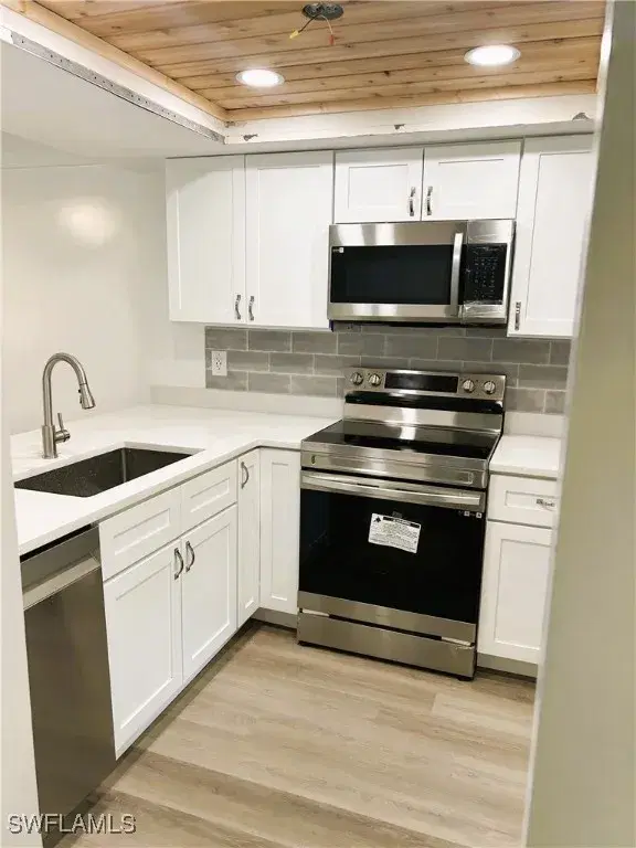Picture of 15160 Riverbend Blvd 403, North Fort Myers FL 33917
