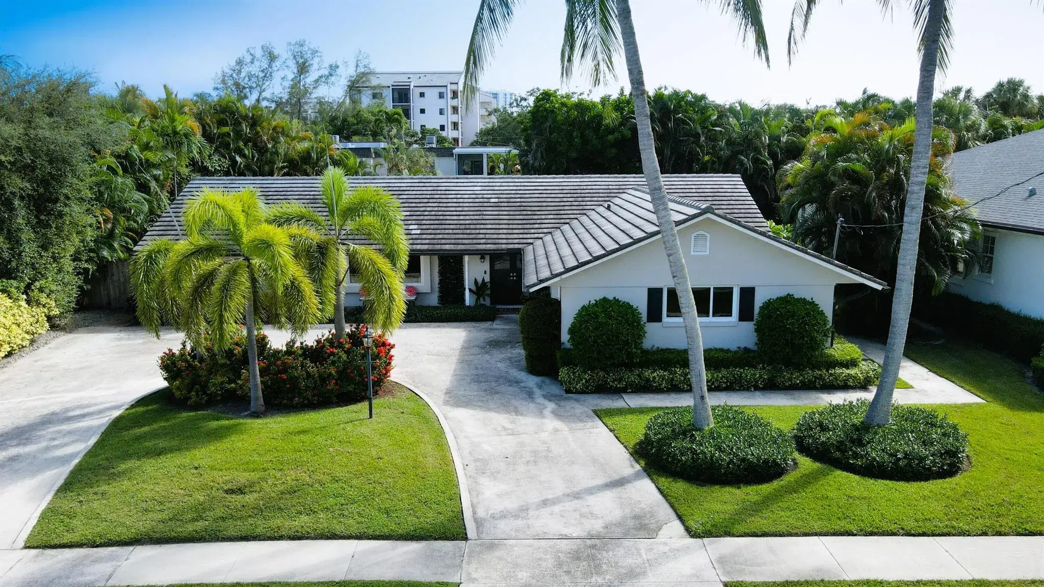 Picture of 1568 Point Way, North Palm Beach, FL 33408