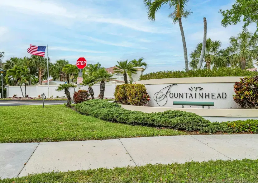Picture of 536 7TH Square 103, Vero Beach FL 32962