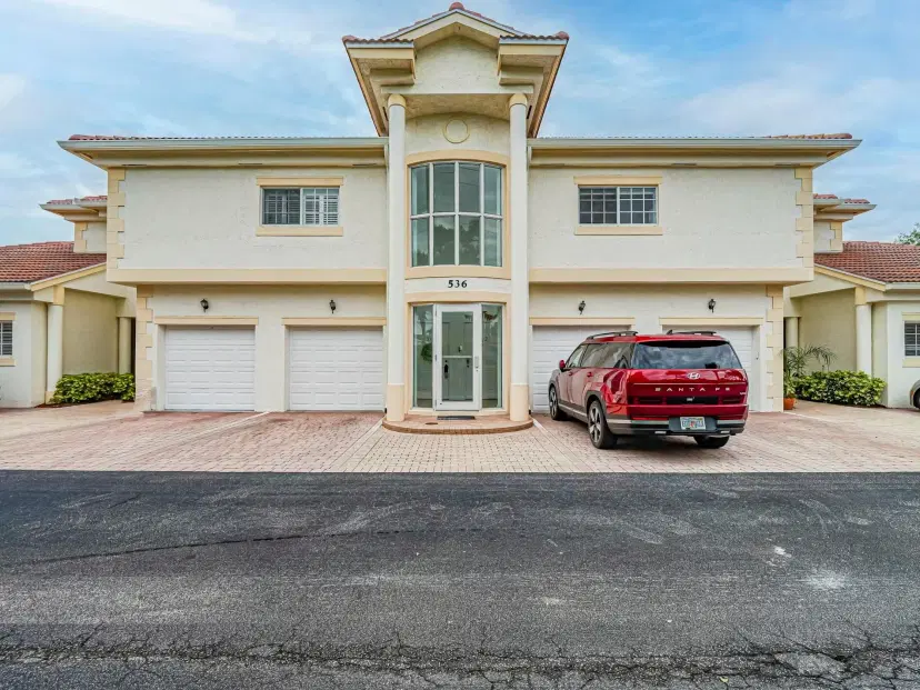 Picture of 536 7TH Square 103, Vero Beach FL 32962