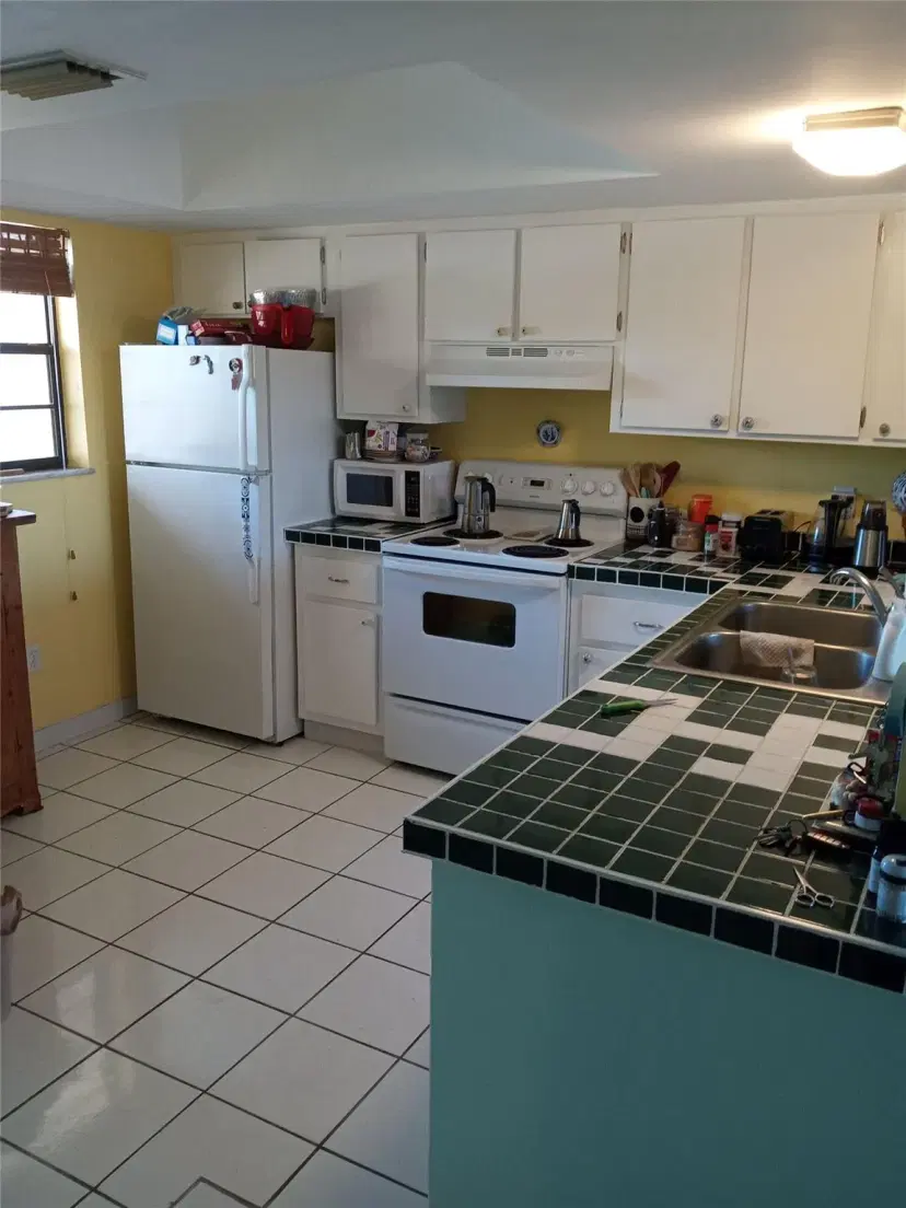 Picture of 2050 Oleander Boulevard 6-204, Fort Pierce FL 34950