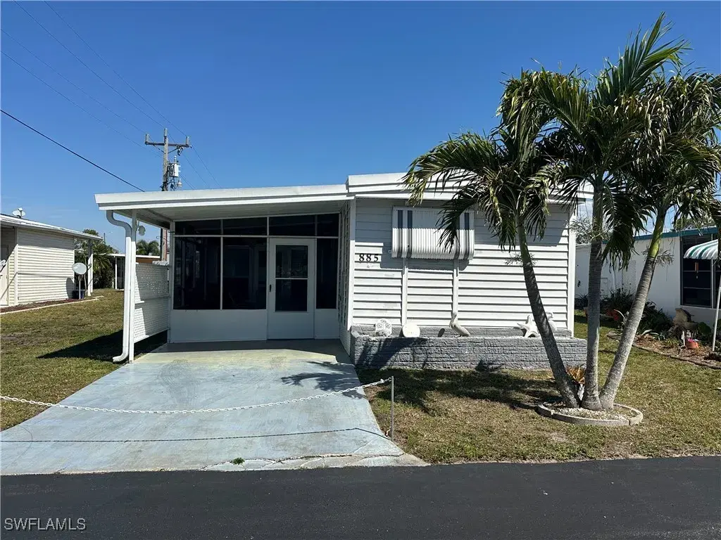 Picture of 885 Homestead Dr, North Fort Myers, FL 33917