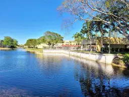 Picture of 5800 NW 64Th Ave 305, Fort Lauderdale, FL 33319
