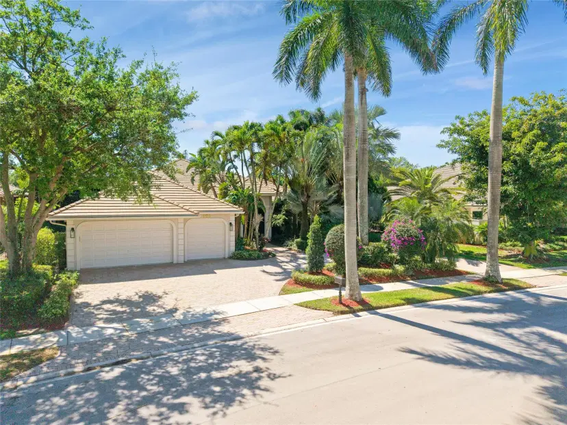 Picture of 2520 Princeton Ct, Weston FL 33327