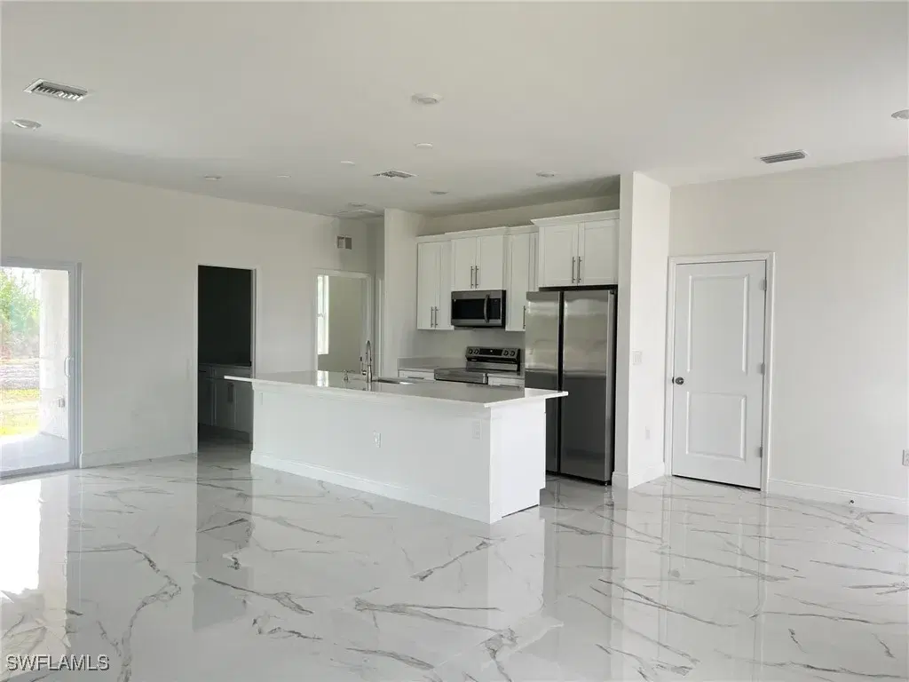 Picture of 1252 Edna St E, Lehigh Acres, FL 33974