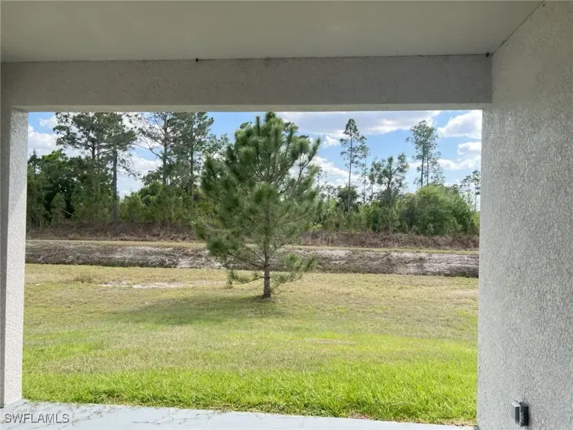 Picture of 1252 Edna St E, Lehigh Acres FL 33974