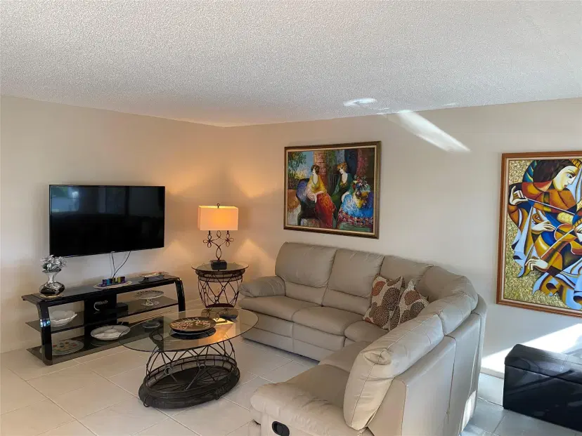 Picture of 2060 Cambridge C 2060, Deerfield Beach FL 33442