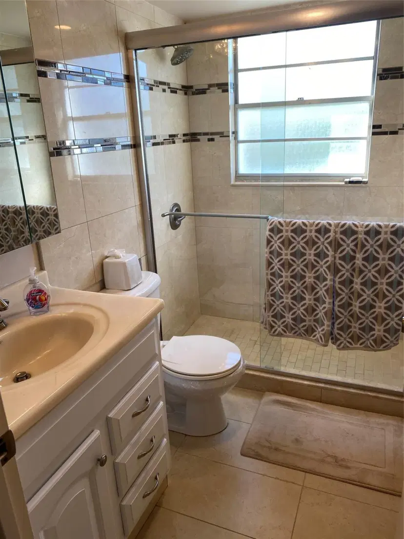 Picture of 2060 Cambridge C 2060, Deerfield Beach FL 33442