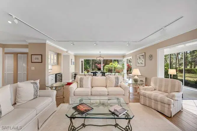 Picture of 711 Wildwood Ln 711, Naples FL 34105