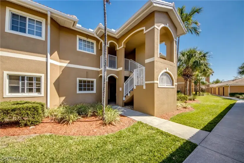 Picture of 1113 Winding Pines Cir 108, Cape Coral FL 33909