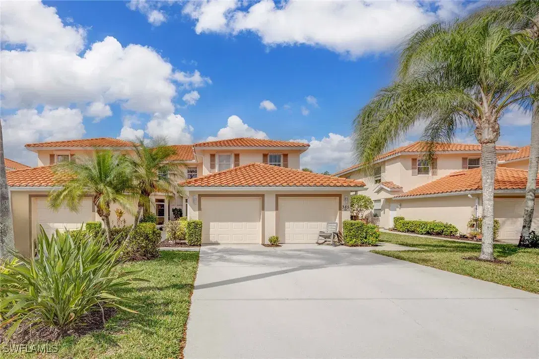 Picture of 385 Robin Hood Cir 102, Naples, FL 34104