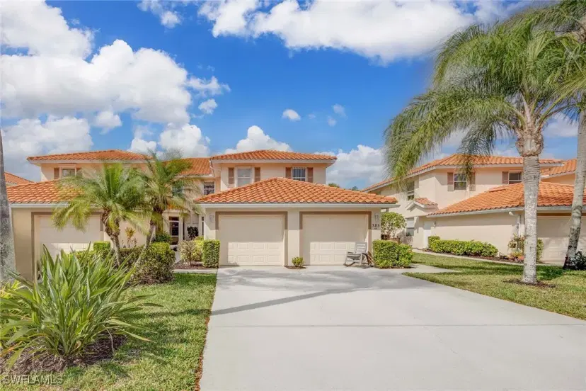 Picture of 385 Robin Hood Cir 102, Naples FL 34104