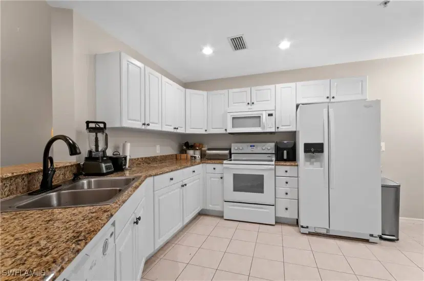 Picture of 12100 Summergate Cir 101, Fort Myers FL 33913