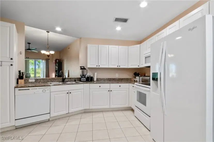 Picture of 12100 Summergate Cir 101, Fort Myers FL 33913