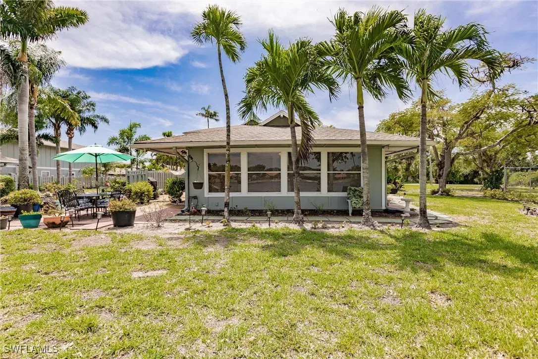 Picture of 4307 Island Cir 1, Fort Myers, FL 33919