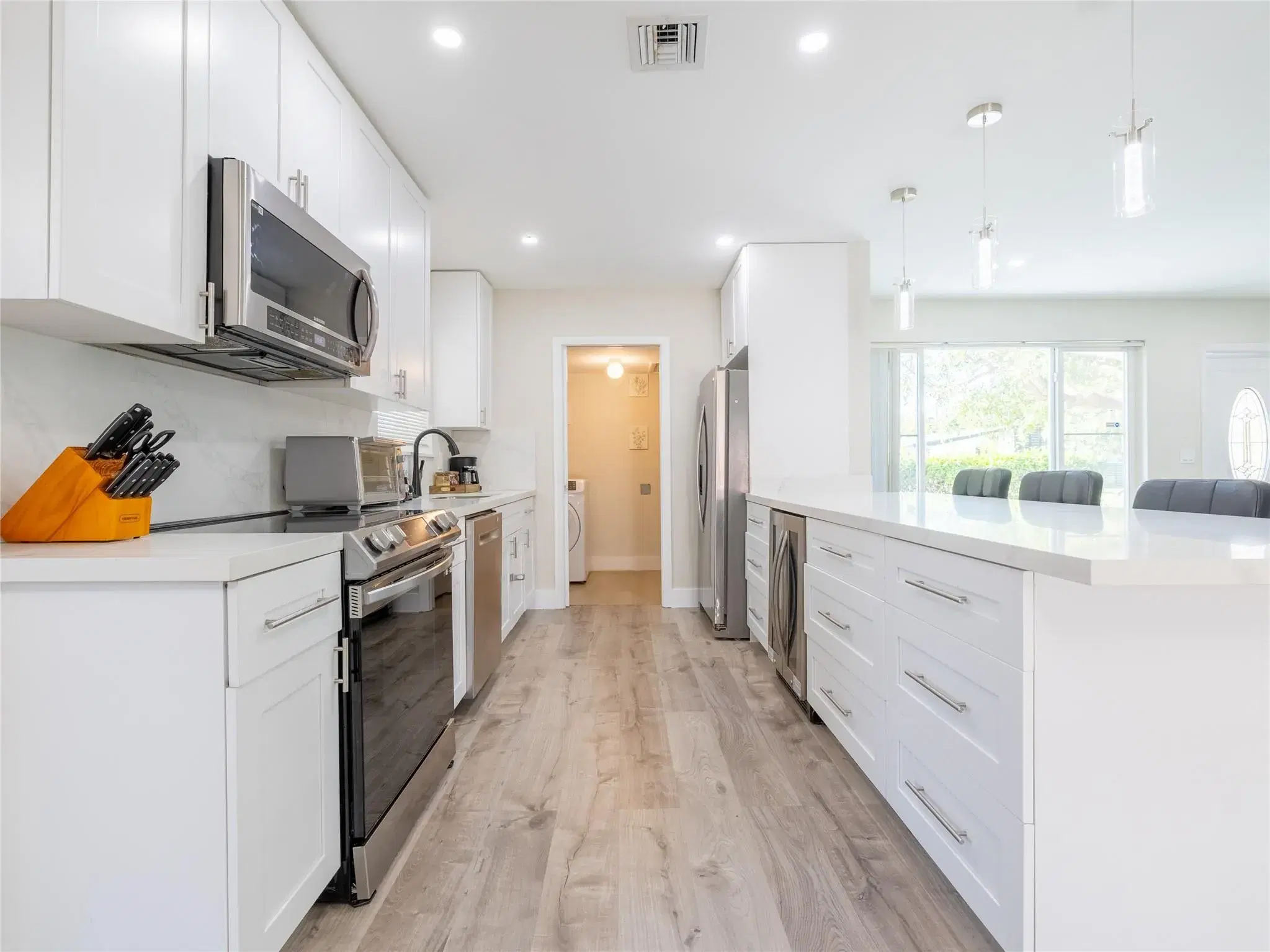 Picture of 700 SW 4Th Ct, Hallandale Beach, FL 33009