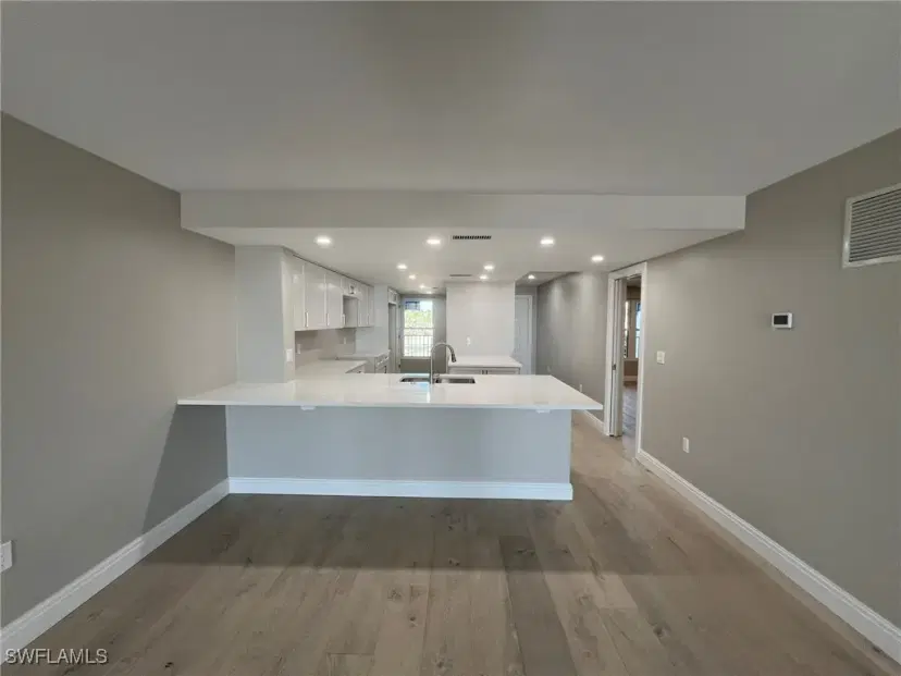 Picture of 3015 W Gulf Dr 102, Sanibel FL 33957