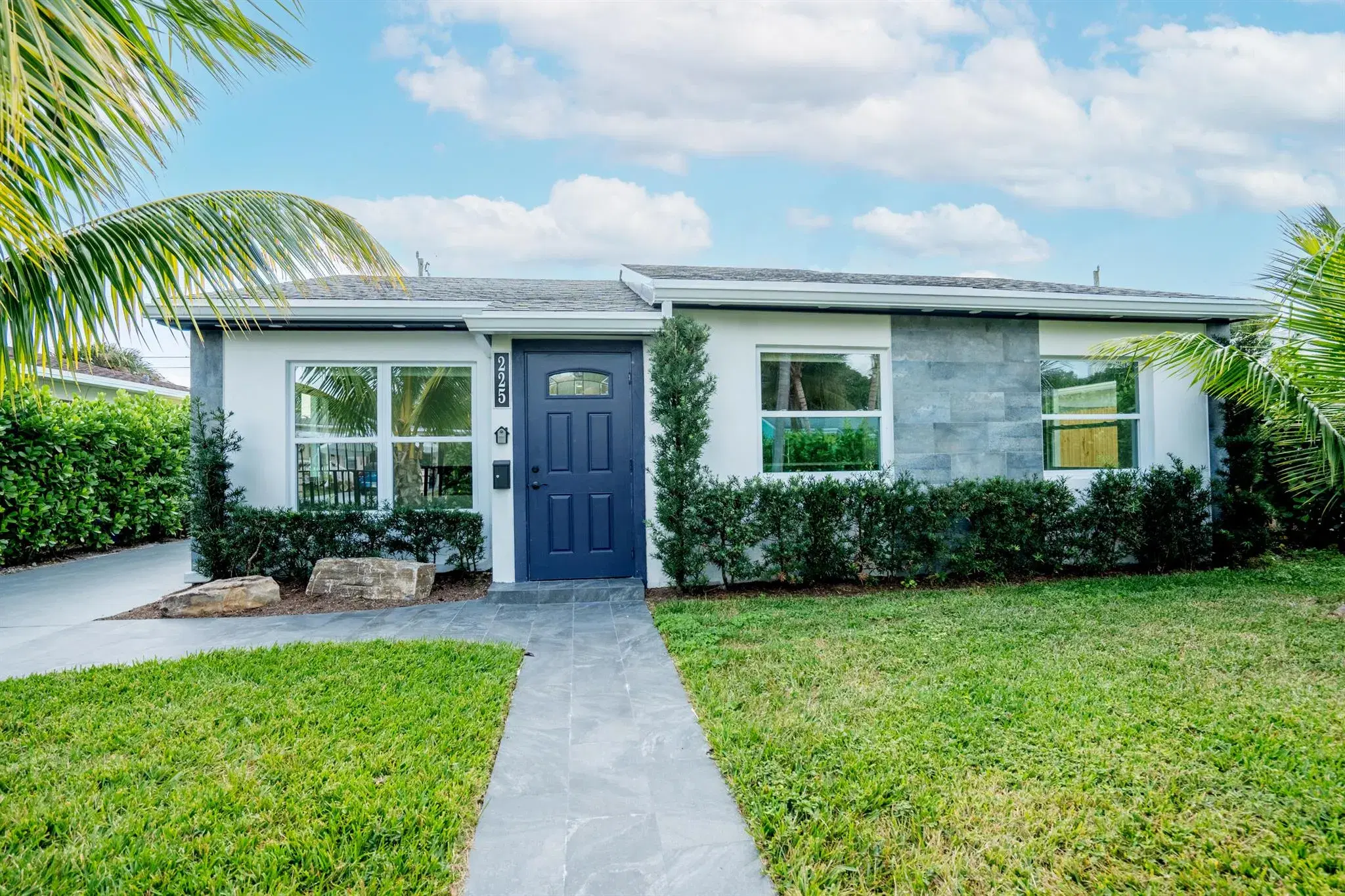 Picture of 225 E 24Th Street, Riviera Beach, FL 33404