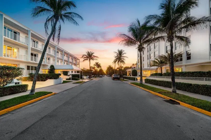 Picture of 350 S Ocean Boulevard 204, Palm Beach FL 33480