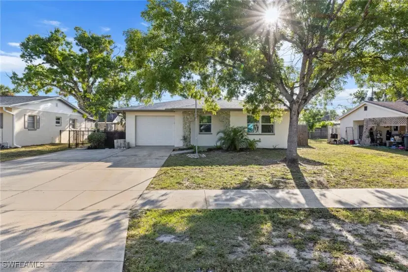 Picture of 3945 La Palma St, Fort Myers FL 33901