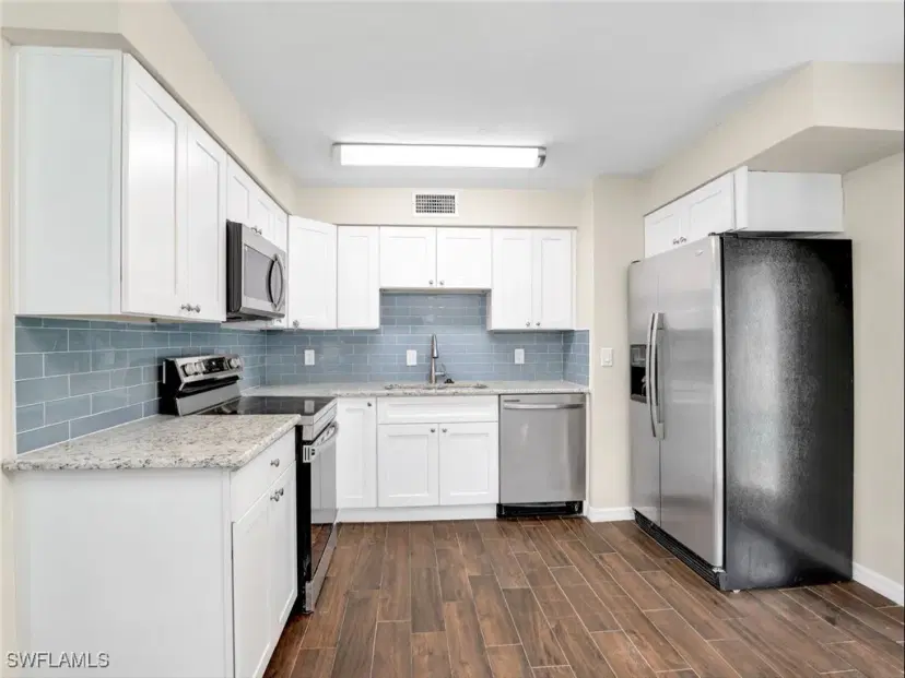 Picture of 3 Knights Bridge Rd A2, Naples FL 34112