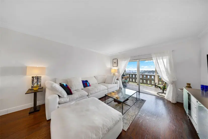 Picture of 4330 Hillcrest Dr 905, Hollywood, FL 33021