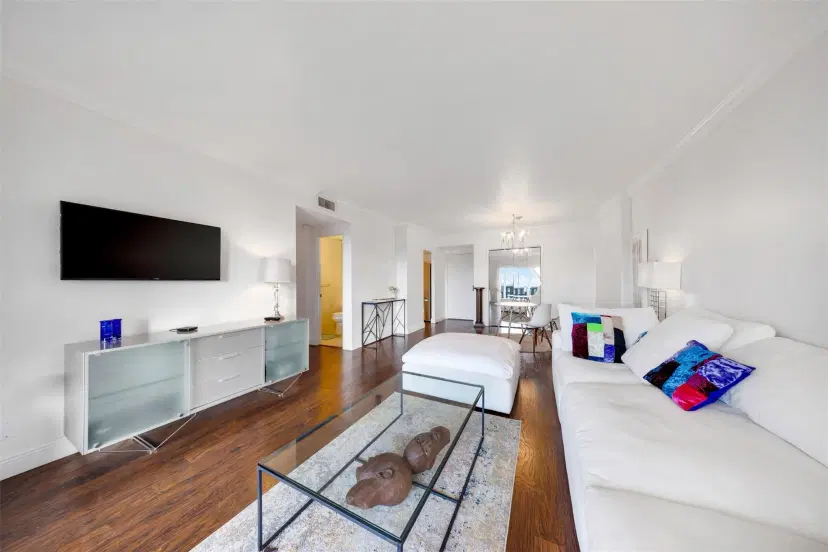 Picture of 4330 Hillcrest Dr 905, Hollywood, FL 33021