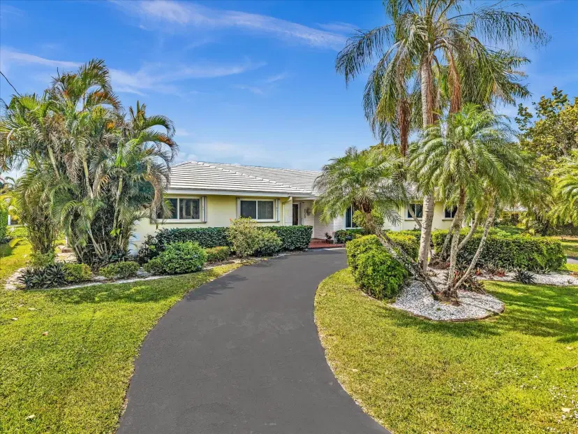 Picture of 781 W Tropical Way, Plantation FL 33317