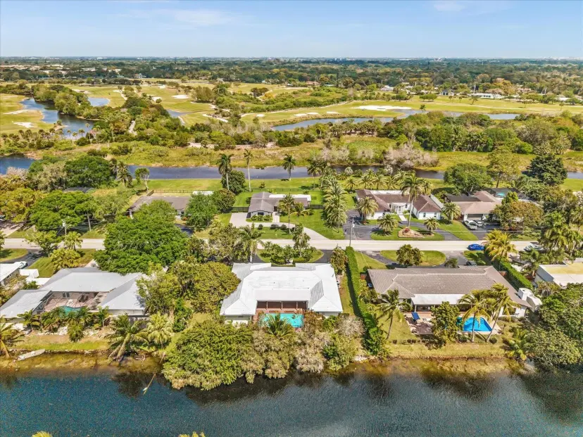 Picture of 781 W Tropical Way, Plantation FL 33317