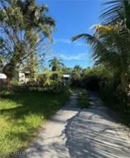 Picture of 2593 Holly Ave, Naples, FL 34112