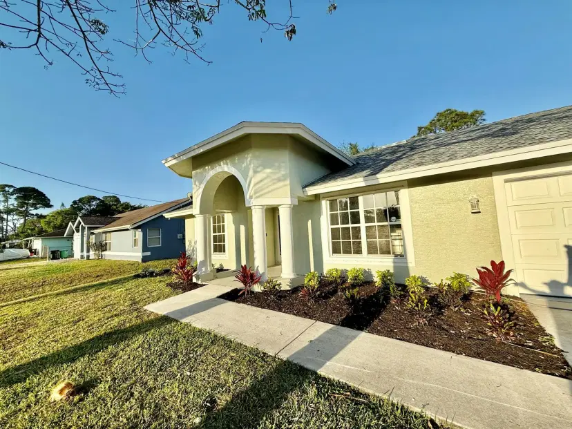 Picture of 1812 SE Manth Lane, Port St Lucie FL 34983