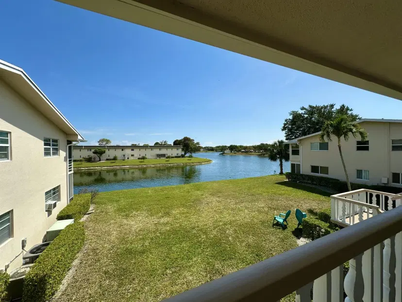 Picture of 412 Chatham T, West Palm Beach FL 33417