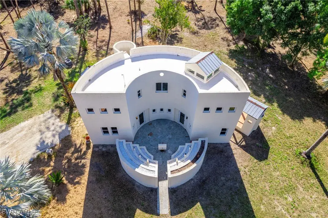 Picture of 19311 Burgundy Farms Rd, Estero, FL 33928