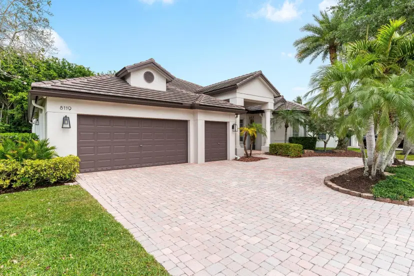 Picture of 8119 S Savannah Cir, Davie FL 33328