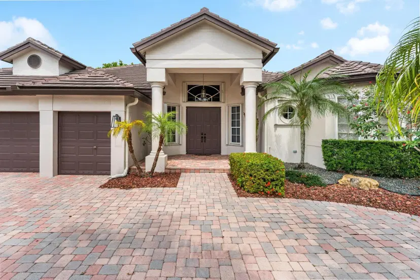 Picture of 8119 S Savannah Cir, Davie FL 33328