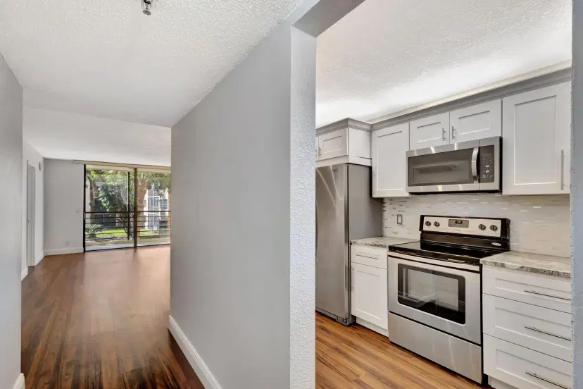Picture of 4700 Lucerne Lakes Boulevard 206, Lake Worth FL 33467