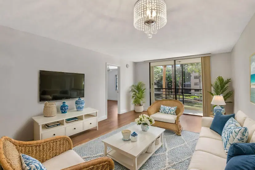Picture of 4700 Lucerne Lakes Boulevard 206, Lake Worth FL 33467