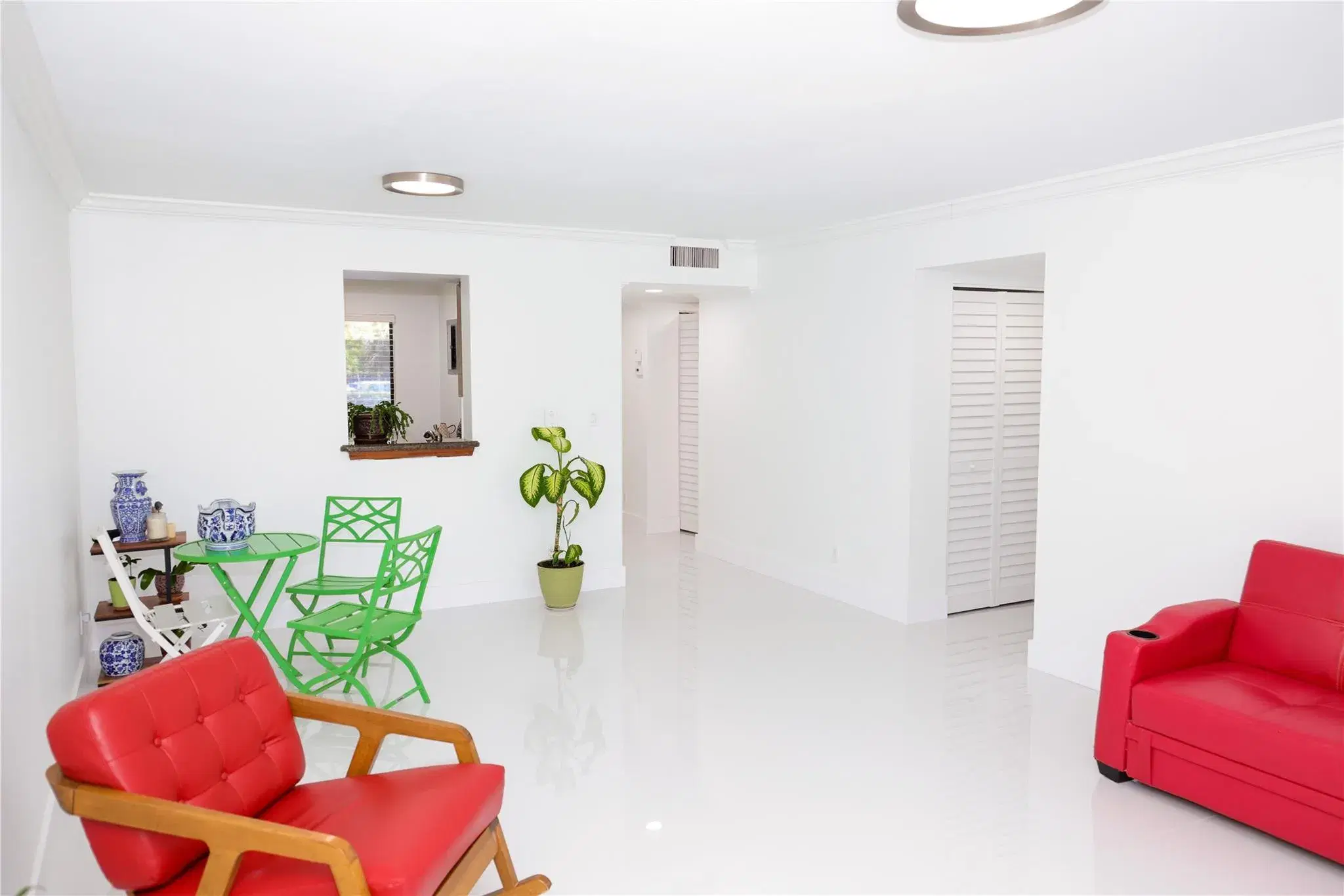 Picture of 2209 S Cypress Bend Dr 203, Pompano Beach, FL 33069