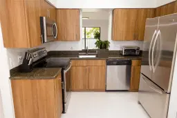 Picture of 2209 S Cypress Bend Dr 203, Pompano Beach, FL 33069