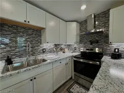 Picture of 2125 Davis Ct, Fort Myers, FL 33916