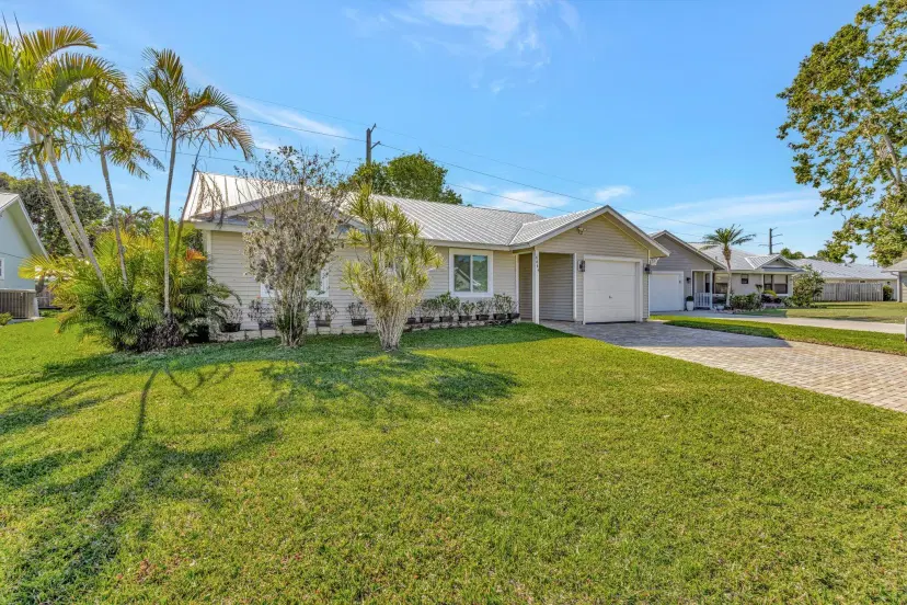 Picture of 6664 SE Silverbell Avenue, Stuart FL 34997