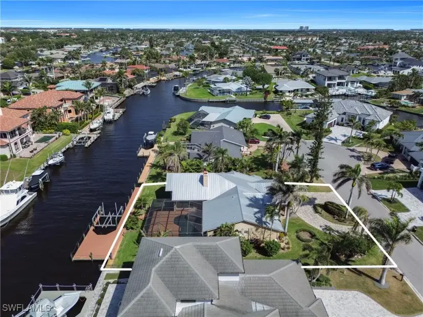 Picture of 813 Cape View Dr, Fort Myers FL 33919