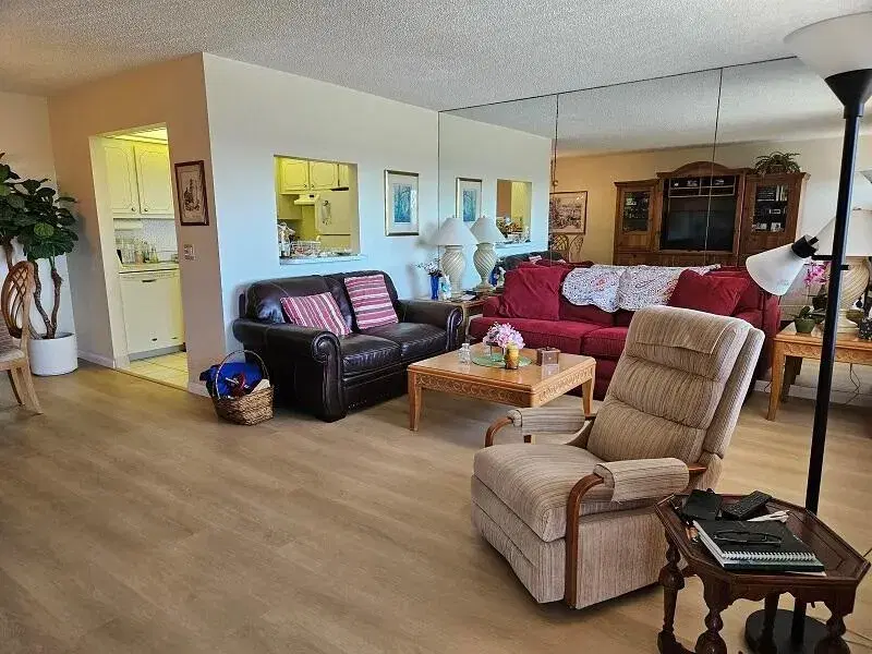 Picture of 300 Village Green Circle S 406, Palm Springs FL 33461