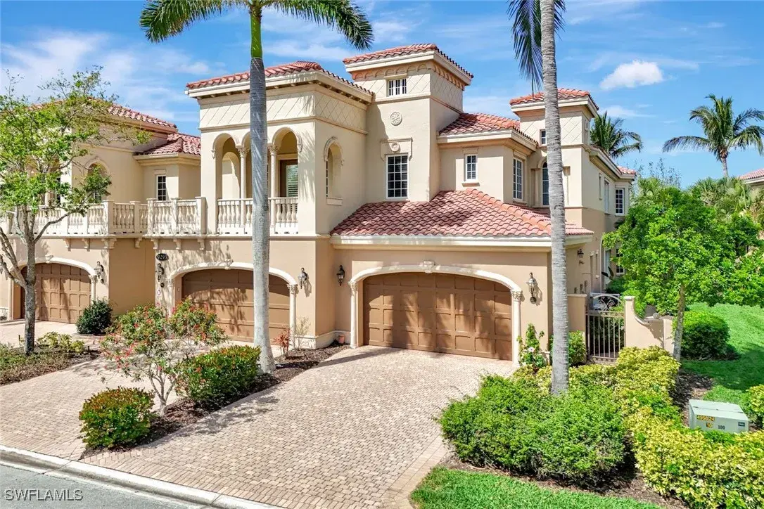 Picture of 9293 Menaggio Ct 102, Naples, FL 34114