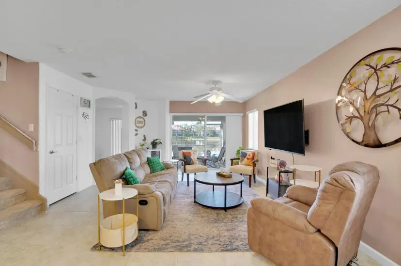 Picture of 7121 Hawks Nest Terrace, Riviera Beach FL 33407