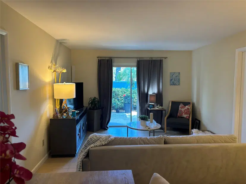 Picture of 950 S Kanner Highway B1, Stuart FL 34994